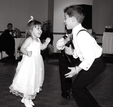 Kids
            dancing